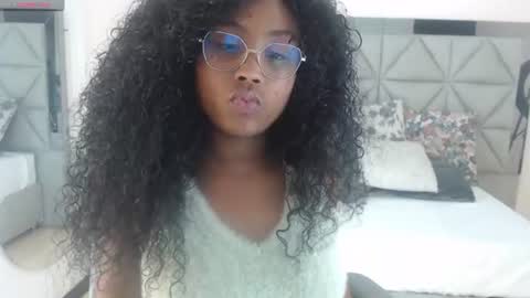 Snapshot of lily_mendoza chatting on 06-10-26, 07:46 lily_mendoza online show from 06-10-26, 07:46