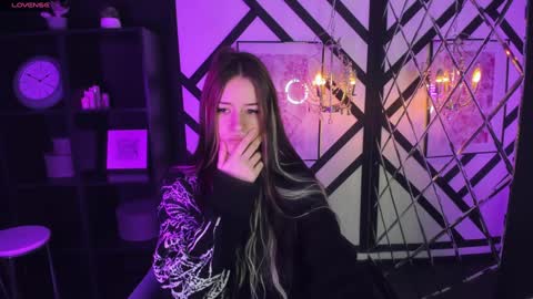 Lily online show from 01-23-25, 07:32