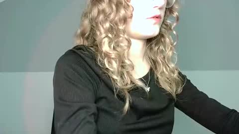 small lily online show from 09-09-25, 03:11