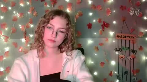 small lily online show from 10-02-25, 03:41