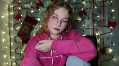 small lily online show from 12-16-25, 06:13