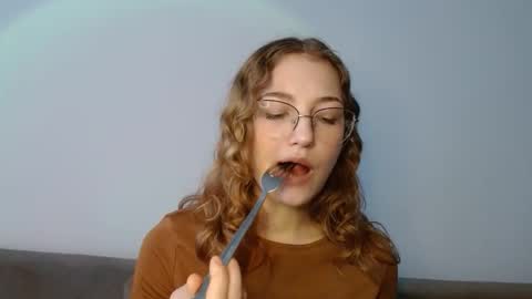 small lily online show from 03-15-26, 09:15