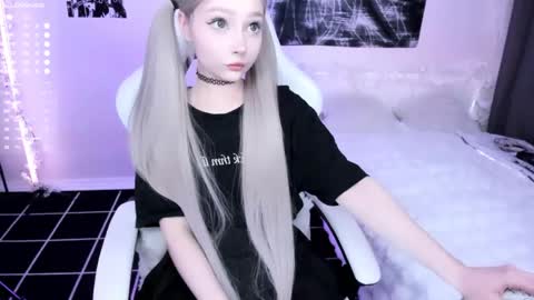 Lily online show from 04-27-26, 09:24