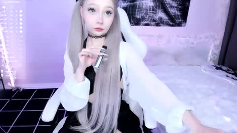 Lily online show from 05-23-26, 12:27
