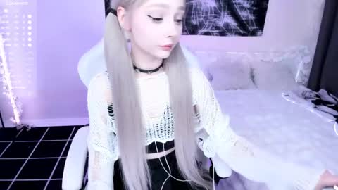 Lily online show from 05-27-26, 11:13