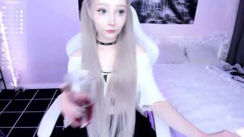 Lily online show from 06-03-26, 10:15