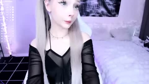 Lily online show from 06-10-26, 09:46