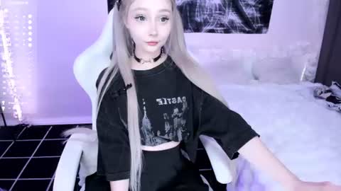 Lily online show from 06-12-26, 12:42