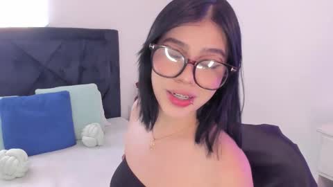 LilyWoodz online show from 12-20-25, 07:10