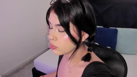 LilyWoodz online show from 03-17-26, 07:17