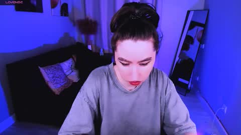 LILY online show from 03-25-26, 07:36