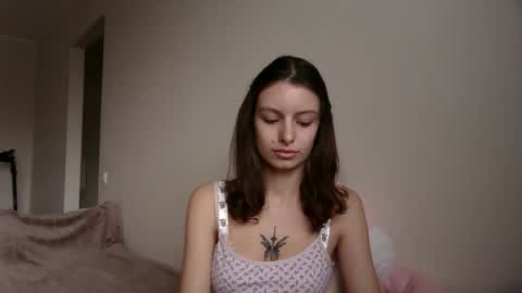 lilycandy_ online show from 11-11-25, 09:42