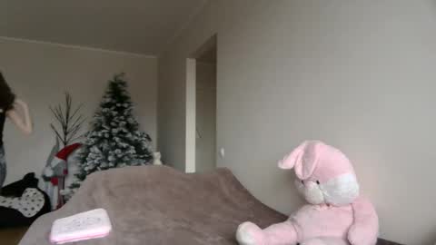 lilycandy_ online show from 11-17-25, 08:53