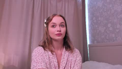 Snapshot of lilycoliins chatting on 07-11-26, 10:40 lilycoliins online show from 07-11-26, 10:40
