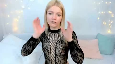 lilydavisss online show from 04-03-26, 03:04