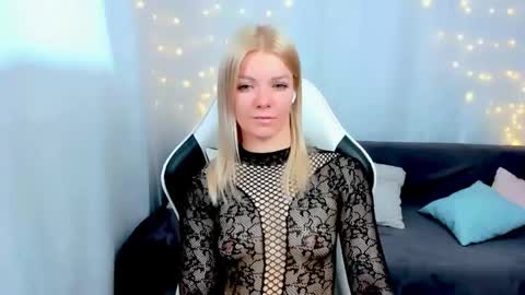 lilydavisss online show from 04-21-26, 02:51