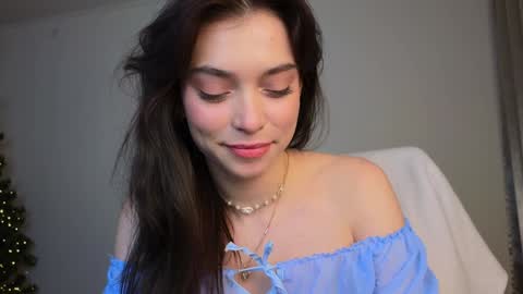 Lily   online show from 01-14-25, 06:49