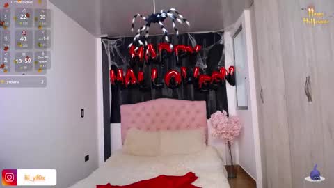 Snapshot of lilyfox23 chatting on 10-29-25, 01:46 lilyfox23 online show from 10-29-25, 01:46