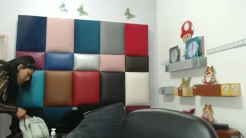 lilyjamesx online show from 01-19-25, 02:49