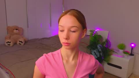 Snapshot of lilylisy chatting on 11-17-25, 11:27 lilylisy online show from 11-17-25, 11:27