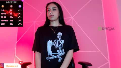 Snapshot of lilylouisee_ chatting on 11-01-25, 06:15 Liliana louise online show from 11-01-25, 06:15