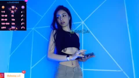 Snapshot of lilylouisee_ chatting on 12-19-25, 12:28 Liliana louise online show from 12-19-25, 12:28