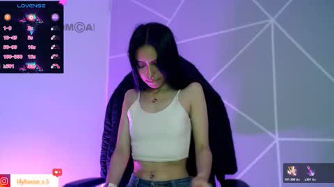 Snapshot of lilylouisee_ chatting on 12-21-25, 12:29 Liliana louise online show from 12-21-25, 12:29