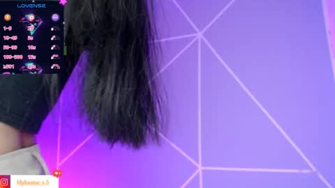 Snapshot of lilylouisee_ chatting on 02-10-26, 05:50 Liliana louise online show from 02-10-26, 05:50