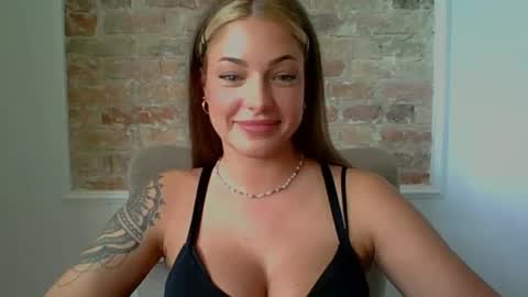 Lily online show from 07-20-26, 10:39