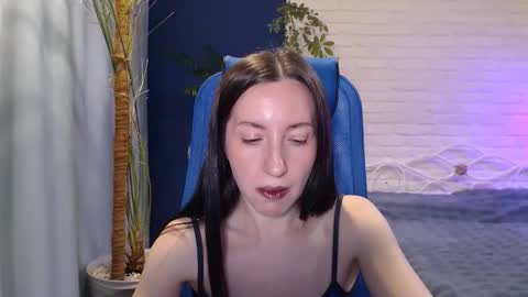 Lily online show from 09-29-25, 03:22