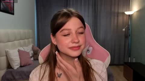 Lily online show from 06-17-26, 09:01