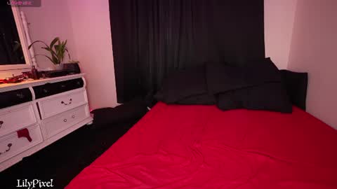 Liliana Marie Pixelate online show from 07-09-26, 03:10