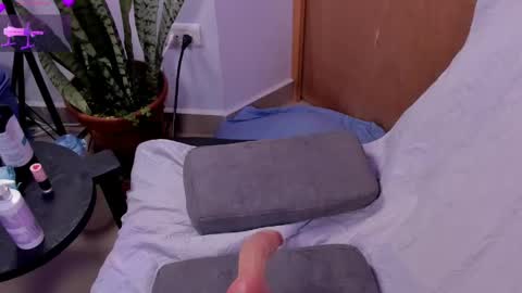 Snapshot of lilyrobertts chatting on 05-29-26, 05:22 Lily Roberts online show from 05-29-26, 05:22