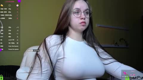 Lily online show from 10-22-25, 01:00