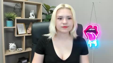 Lily online show from 05-21-26, 06:31