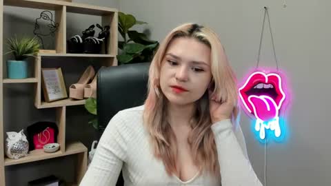 Lily online show from 07-14-26, 06:40