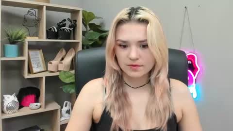 Lily online show from 07-20-26, 06:38