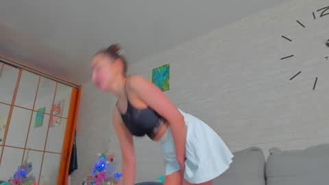 Snapshot of lilyt_007 chatting on 12-18-24, 02:53 lilyt_007 online show from 12-18-24, 02:53