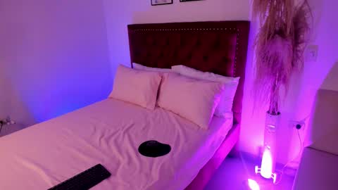 Snapshot of lilyy_joness chatting on 02-17-26, 12:34 online show from 02-17-26, 12:34