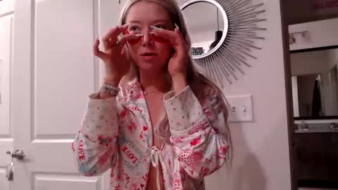 Lily Monroe online show from 01-08-26, 12:07