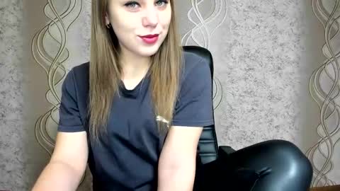 Snapshot of limebabykristi123 chatting on 02-15-26, 06:43 online show from 02-15-26, 06:43