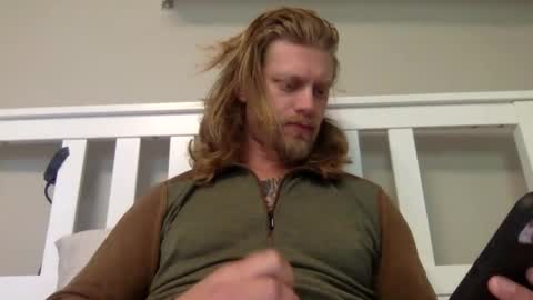 Chris online show from 10-27-25, 01:37