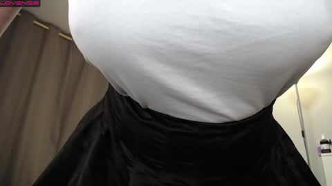 Lina online show from 01-11-25, 04:36