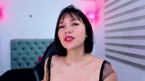  Lina Bedoya  online show from 01-21-25, 11:46