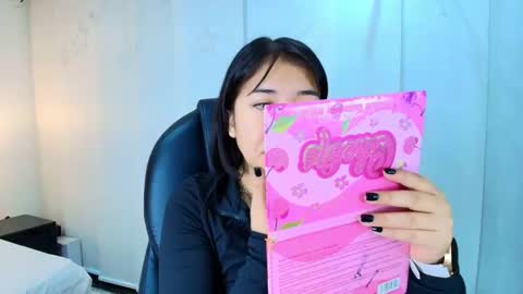  Lina Bedoya  online show from 12-01-25, 11:37