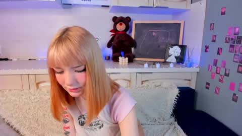 Snapshot of lina_blueeyed chatting on 01-31-25, 06:35 Lina blueeyed GMT3 1100-1700 Mon Wed Thu Sat Sun online show from 01-31-25, 06:35