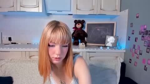 Snapshot of lina_blueeyed chatting on 02-05-25, 08:11 Lina blueeyed GMT3 1100-1700 Mon Wed Thu Sat Sun online show from 02-05-25, 08:11