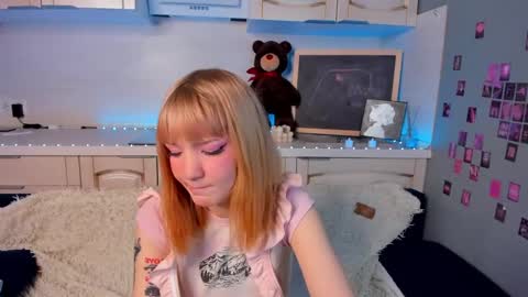 Snapshot of lina_blueeyed chatting on 02-05-25, 11:12 Lina blueeyed GMT3 1100-1700 Mon Wed Thu Sat Sun online show from 02-05-25, 11:12