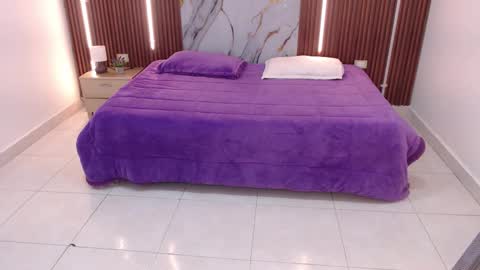 Lina online show from 09-12-25, 12:05