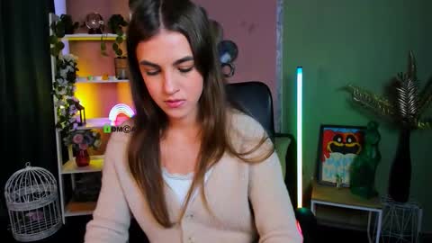 lina_fox12 online show from 10-17-25, 12:30